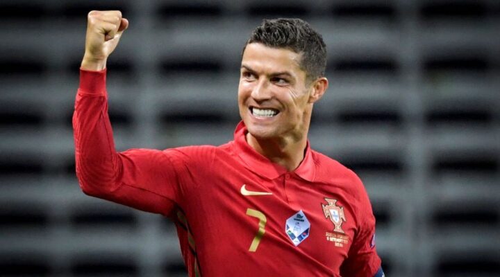 Cristiano Ronaldo supera Messi e Neymar juntos em números na temporada Internacional